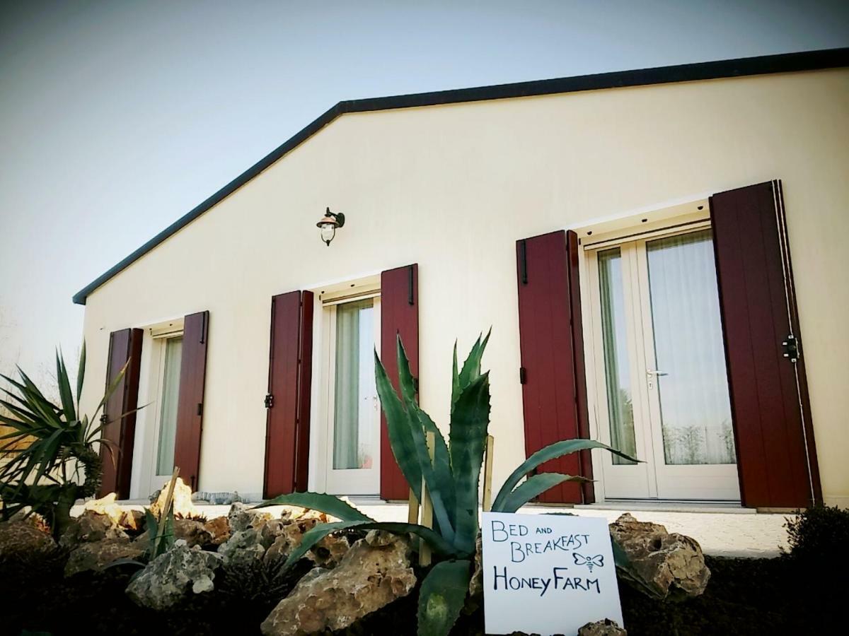 Agriturismo Honey Farm Piazzola sul Brenta Exterior photo